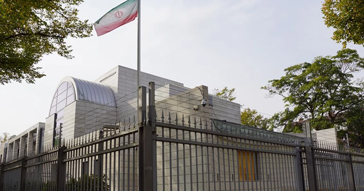 8. کارمند سفارت و سازمانهای بینالمللی
