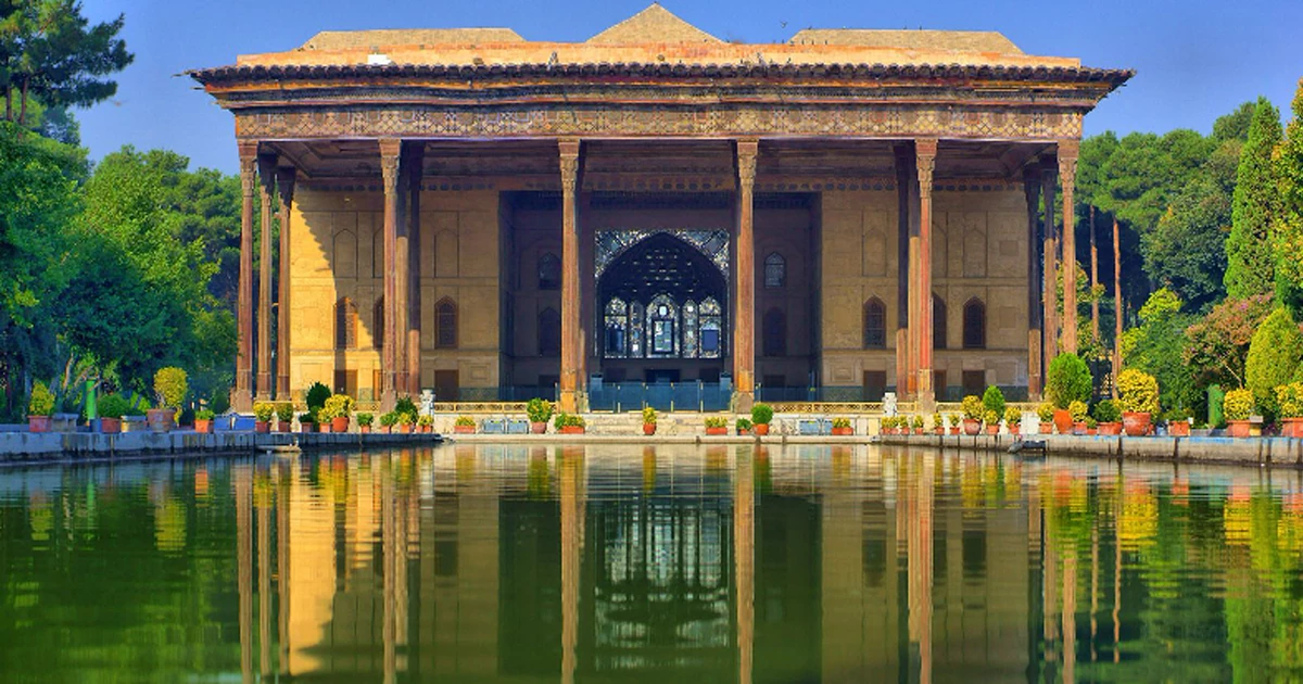 کاخ چهل ستون