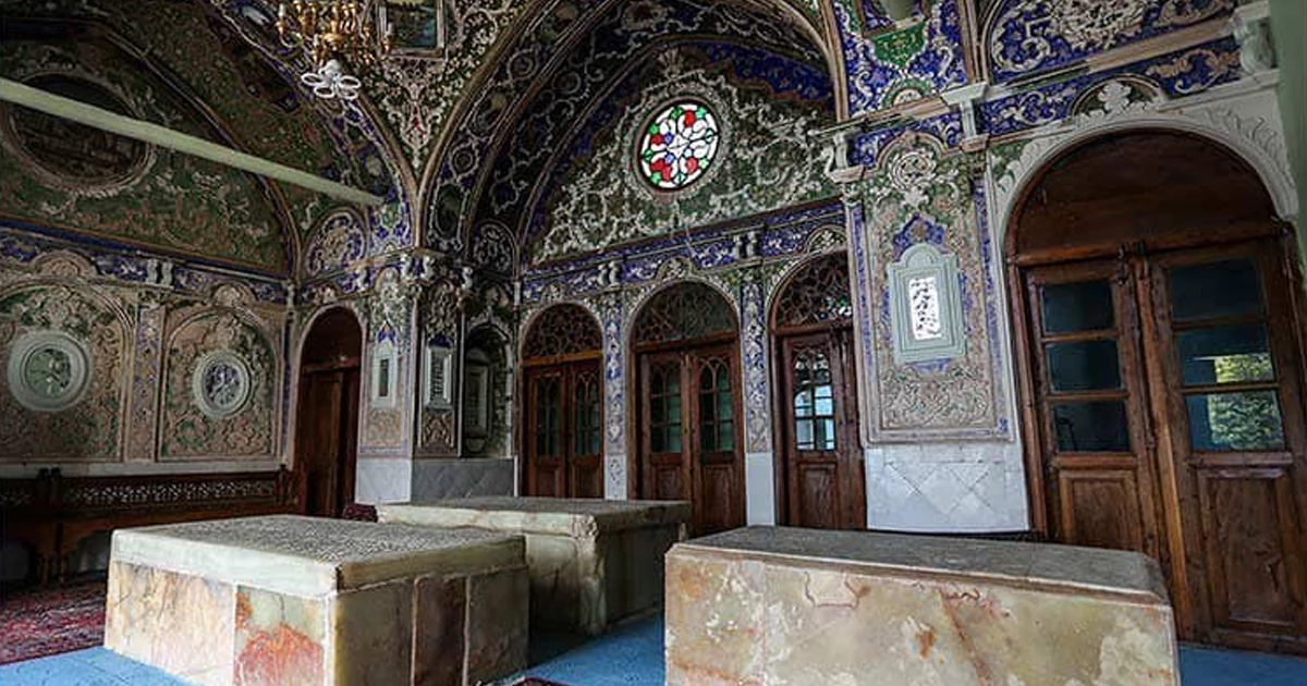 آرامگاه مشاهیر و علما در امامزاده احمد