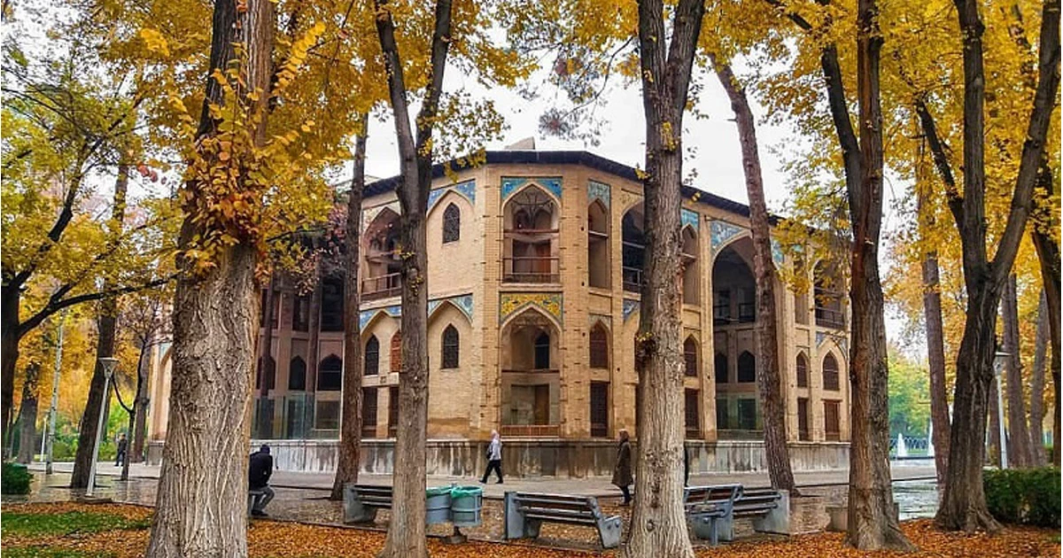 پارک شهید رجایی ( عمارت هشت بهشت) لوکیشن پاییزی