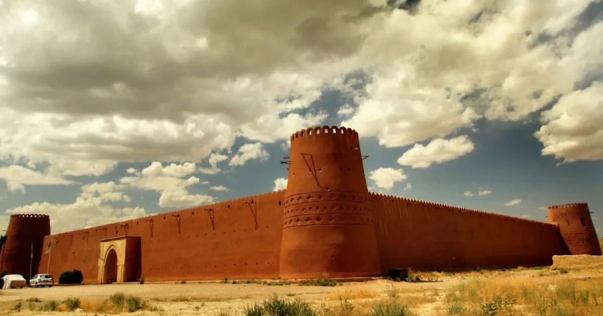 روستای زیبای غرقاب از روستاهای اطراف اصفهان