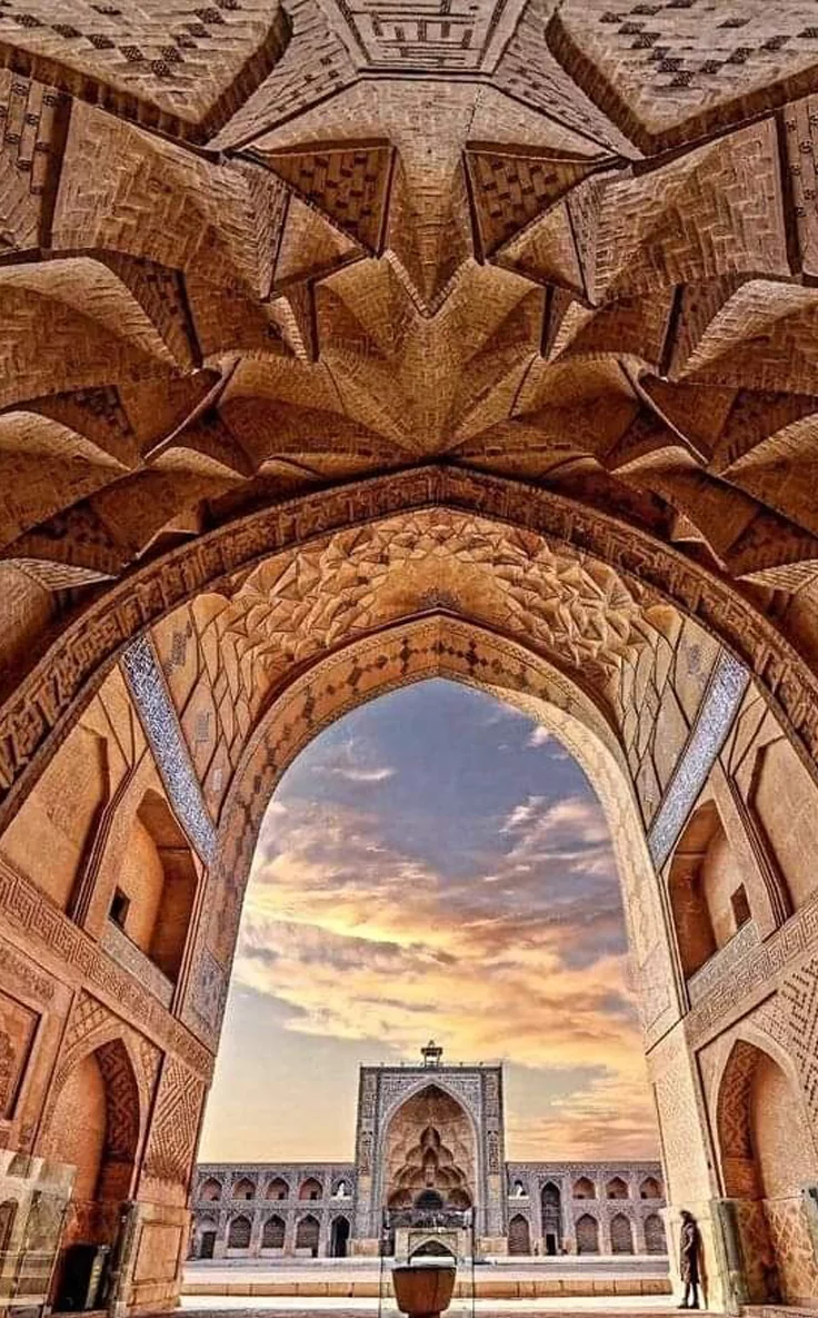 چک لیست سفر به اصفهان، مسجد جامع عتیق