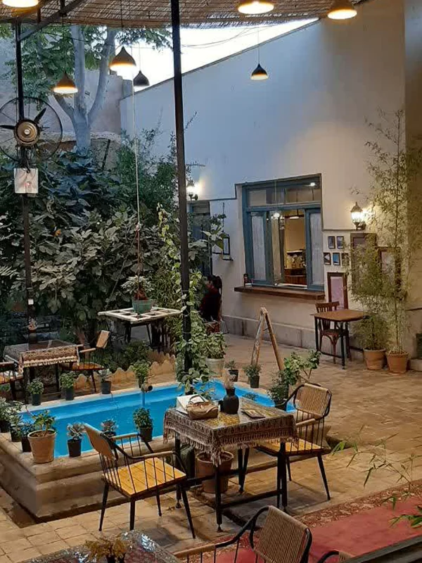 کافه پناه اصفهان، کافه های میدان نقش جهان اصفهان