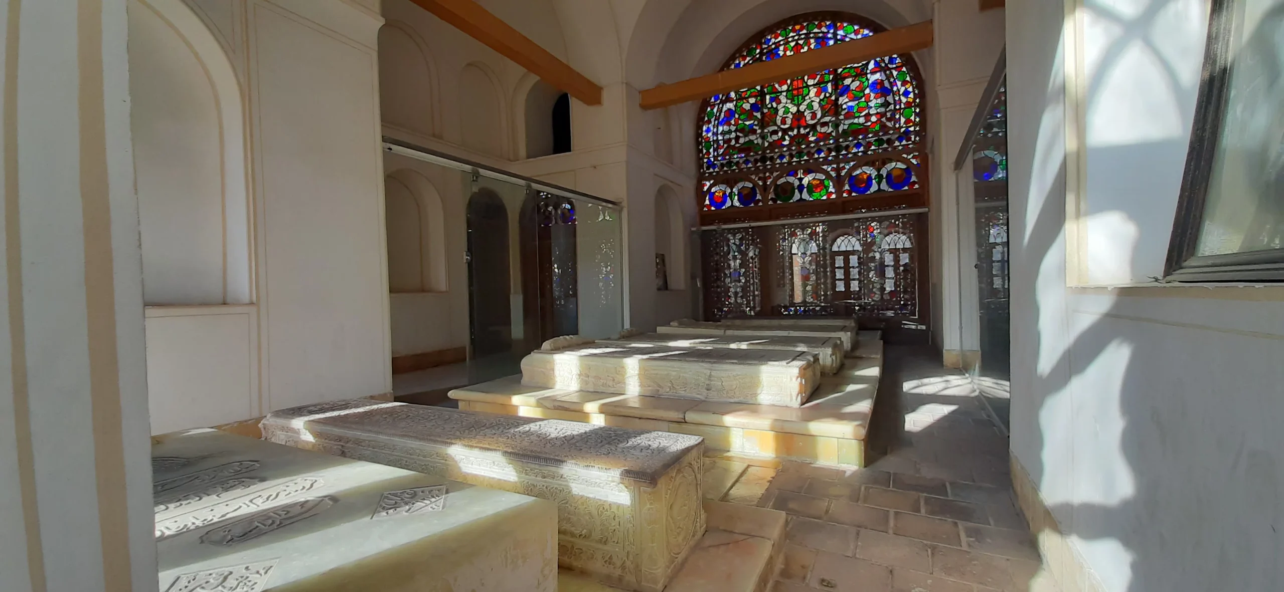 تاریخچه تکیه بختیاریها: آرامگاه بزرگان ایل بختیاری در تخت فولاد