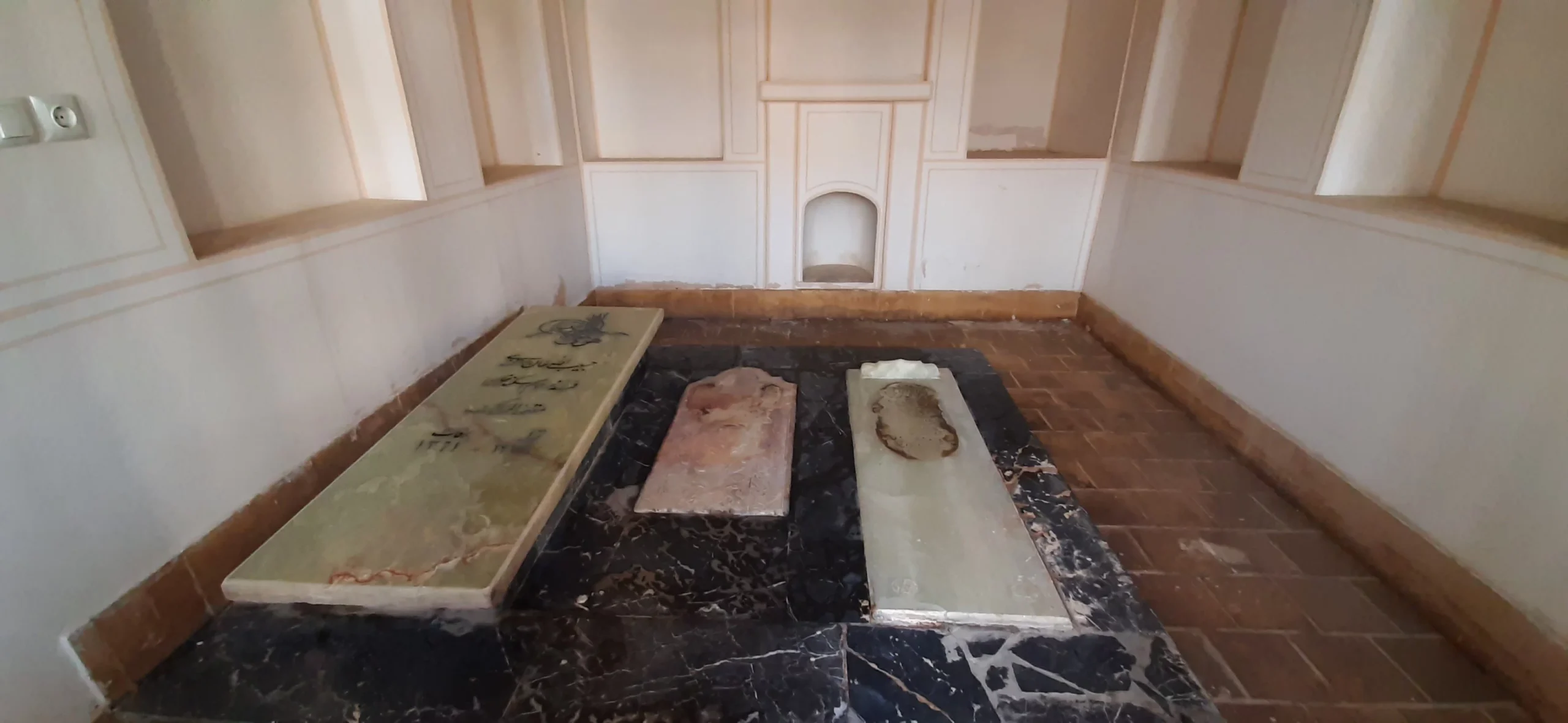 منابع مطالعه بیشتر درباره تکیه بختیاریها و تخت فولاد اصفهان