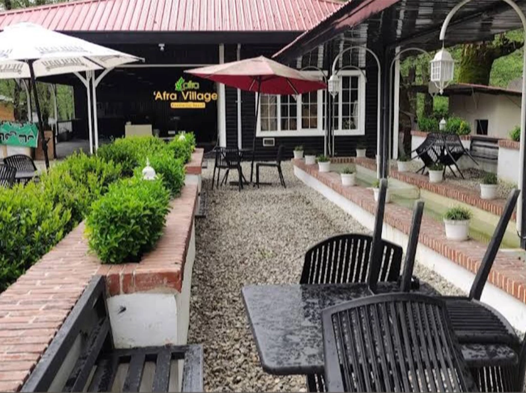 کافه رستوران افرا تنکابن، توقفی جذاب در مسیر جنگل سههزار