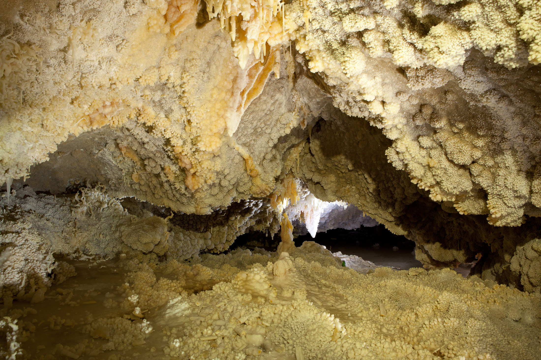 غار چال نخجیر / سفری شگفت‌انگیز به یکی از عجایب طبیعی