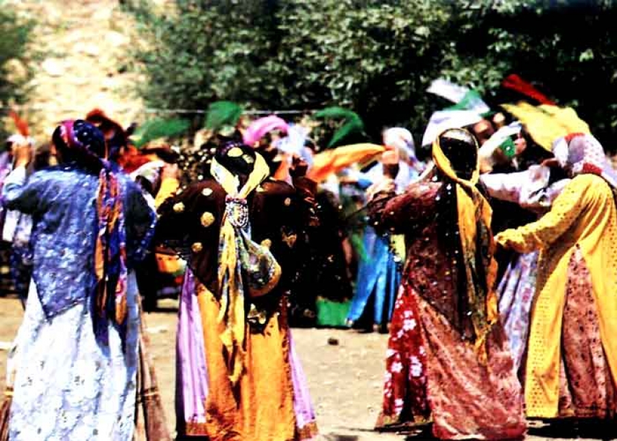 جشن حکومت زن ،مراسمی قدیمی در فریدن