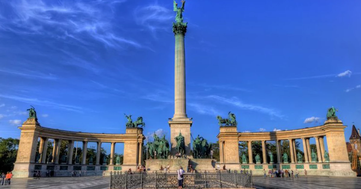 میدان دلاوران