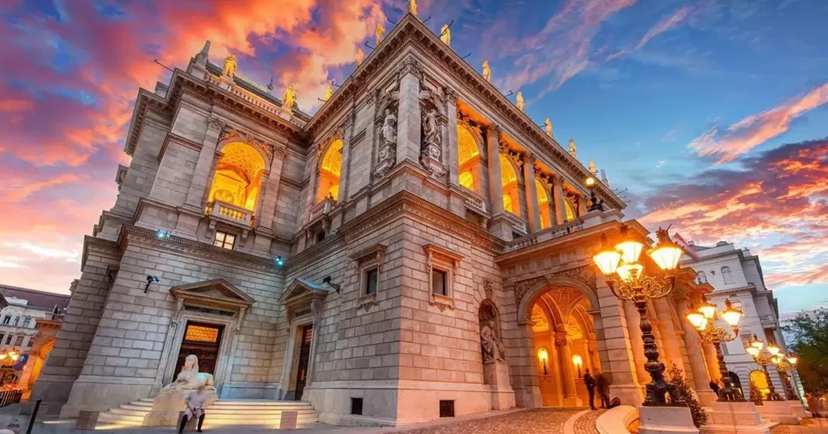 اپراخانه‌ دولتی