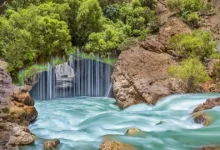 سفر به آب ملخ؛ آبشاری شگفت‌انگیز در کوهستان سمیرم