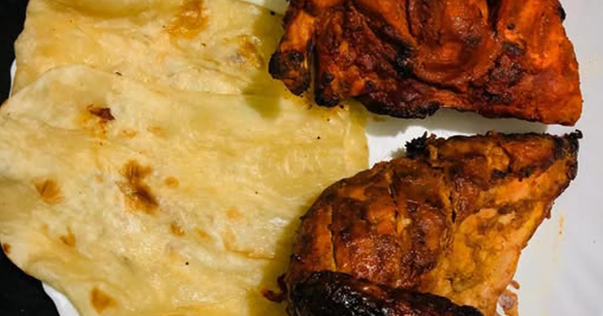 مرغ سوخاری با نان روتی (Grilled Chicken with Naan Roti)