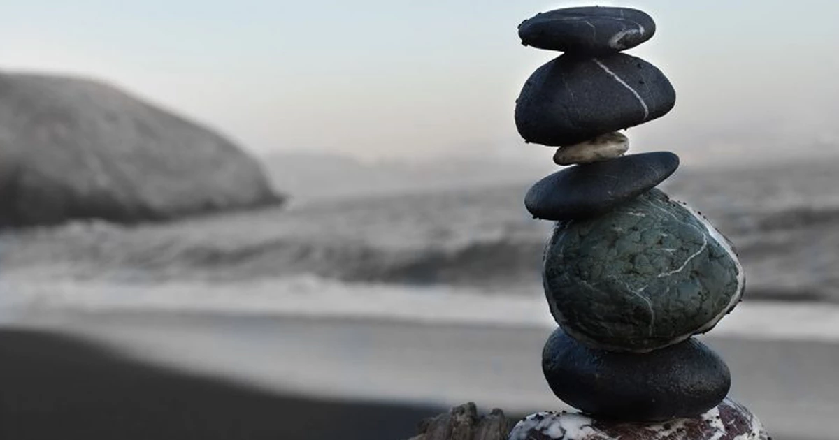 چیدن سنگ روی هم