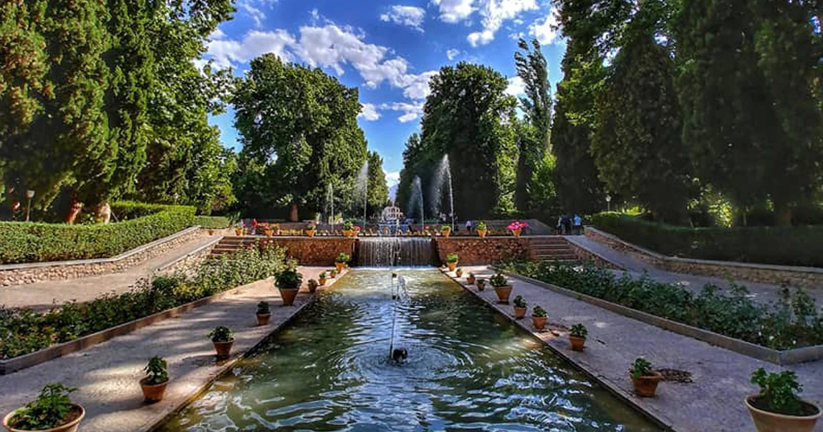 منابع آب و پوشش گیاهی باغ شازده ماهان کرمان