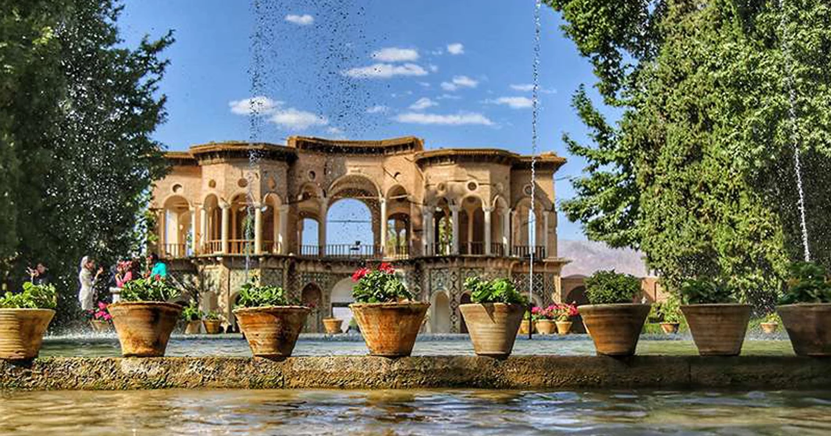 تاریخچه ساخت باغ شاهزاده ماهان کرمان