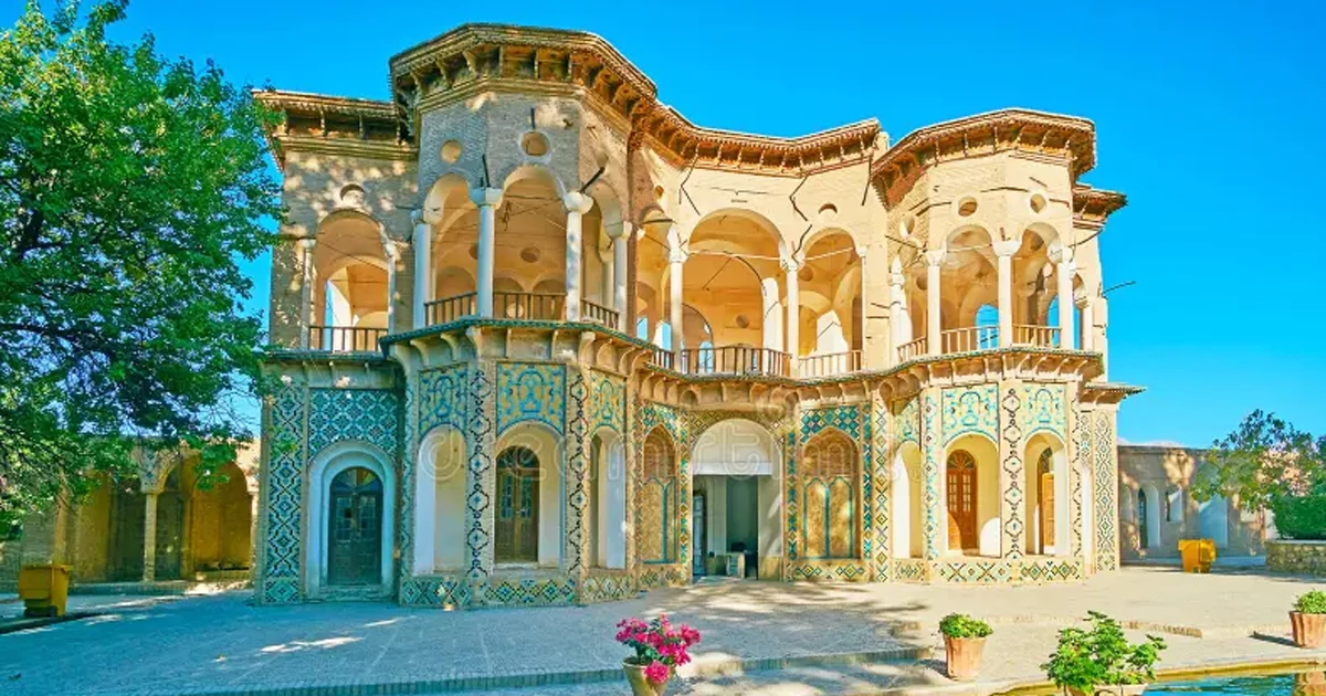 ساختار و ویژگی‌های معماری باغ شاهزاده ماهان