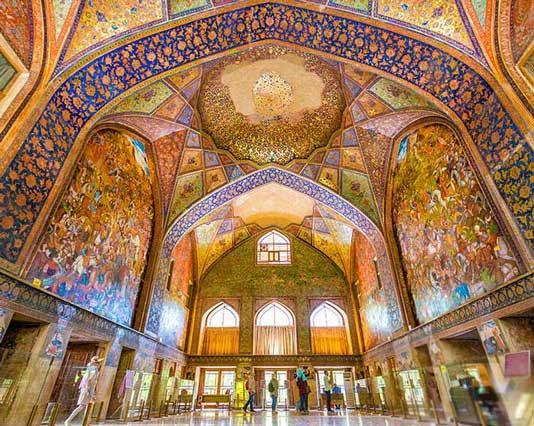 تاریخچه ساخت کاخ چهل ستون/ داخل چهلستون