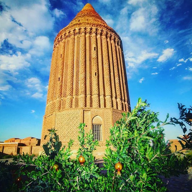 سبک معماری و تاریخ ساخت برج علی آبادکشمر