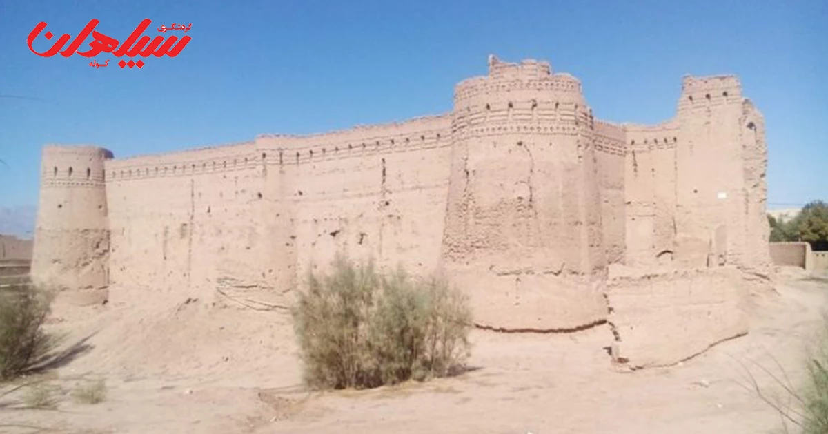 نمای بیرونی قلعه ابرند آباد
