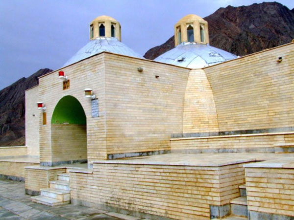 پیر هریشت اردکان از نیایشگاههای زرتشتی در اردکان