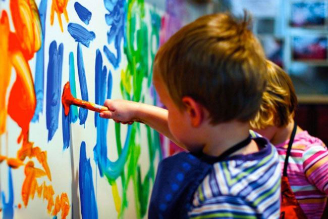 کودکان نقاش عضو کانون نقاشان میشوند