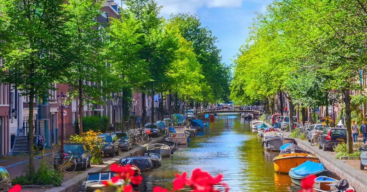 بوی نامطبوع و وضعیت نامناسب کانالها تا قرن بیستم ادامه داشت