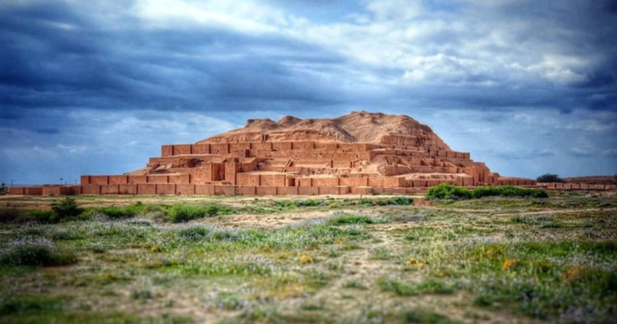 مراحل ساخت زیگورات چغازنبیل: طراحی و تکامل