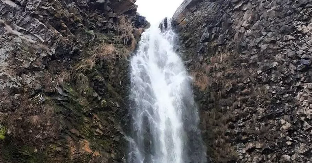 خواص درمانی چشمه آب‌گرم سردابه