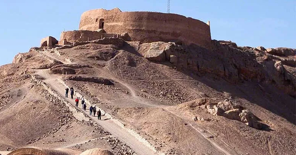 معماری و ساختار فنی دخمهها