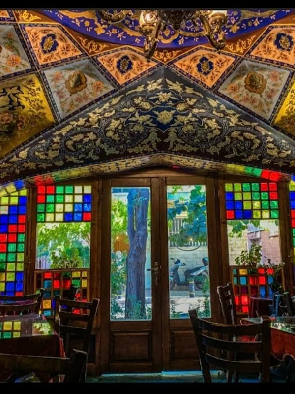 شربتخانه بهارنارنج: زیبایی سنتی محله جلفا