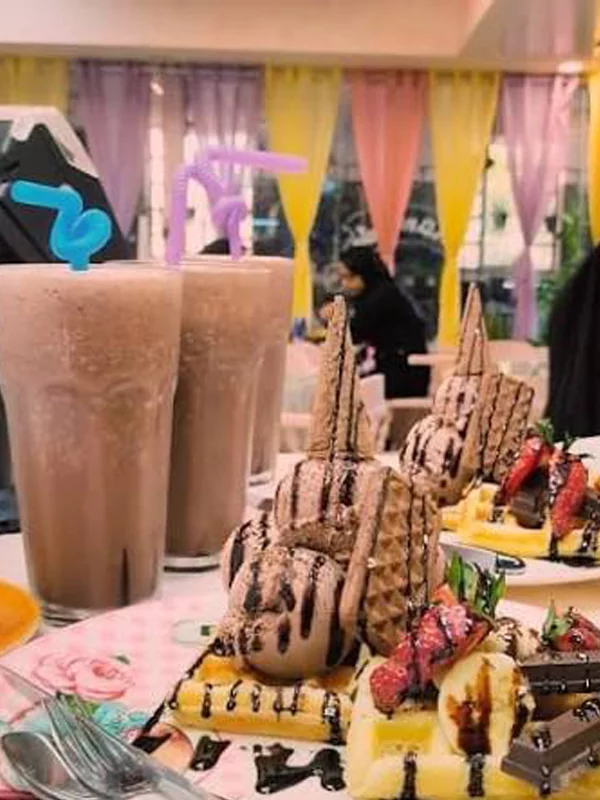 کافه آلند چهارباغ عباسی اصفهان