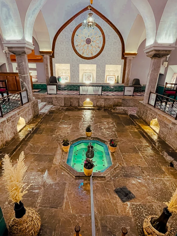 کافه و سفره‌ خانه سنتی رومانس: کافه های جلفای اصفهان