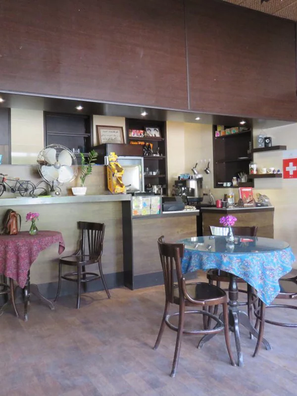 کافه وان: چشم‌انداز میدان جلفا