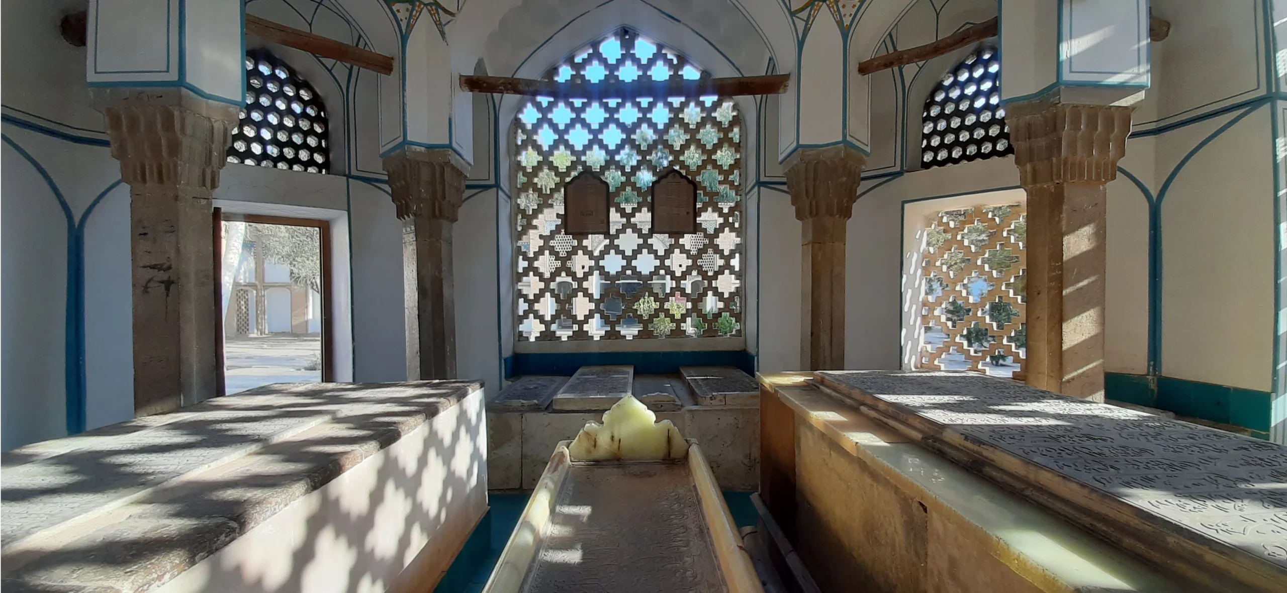 معماری تکیه مادر شاهزاده تخت فولاد اصفهان