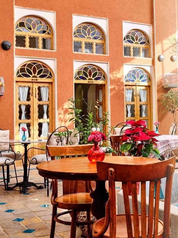 کافه رستوران موسیو آراکل: عمارت تاریخی جلفا