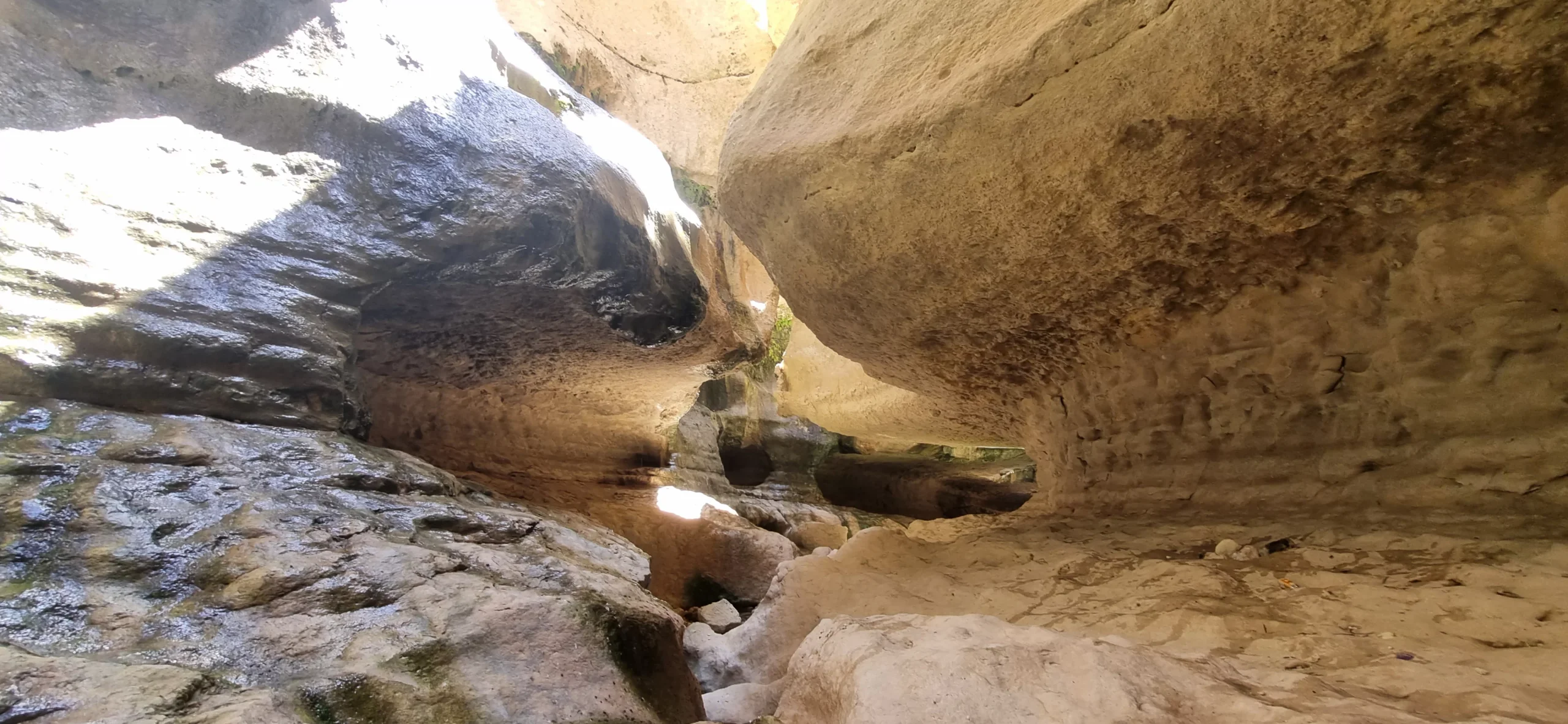 مسیر دسترسی و شرایط پیمایش تنگه شوتاریکو